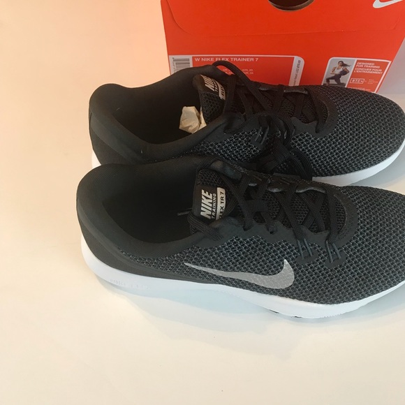 W  Nike Flex Trainer 7 - Picture 2 of 4